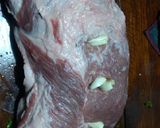 Foto del paso 5 de la receta: Bondiola rellena con salsa de savora al horno