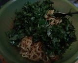 Foto langkah ke 4 dari resep Omelet mie.