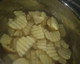 Foto langkah ke 3 dari resep Kentang goreng keriting.