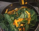 Foto langkah ke 5 dari resep Tumis Bayam Wortel.