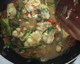 Foto langkah ke 7 dari resep Ayam Kemangi Bumbu Kuning.