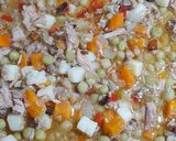 Foto del paso 1 de la receta: Risotto en caldo de verduras, atún y jardinera