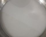 Foto del paso 3 de la receta: Pie de frutilla y merengue al vino