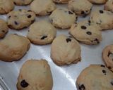 Foto langkah ke 7 dari resep Vanilla Chocochip Cookies.
