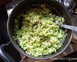 A picture of step 4 of Hariyali Poha.
