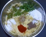 A picture of step 2 of Aloo tikki.