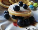 Foto del passaggio 1 della ricetta Pancake ai mirtilli con crema di complete