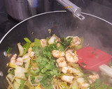 Foto del paso 5 de la receta: Gambas al jengibre y verduras al wok