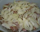 Hagymában sült csirke almaszósszal recept fázis 2 fotója