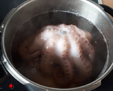 Foto del paso 3 de la receta: 47. Pulpo a la gallega