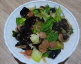 Foto langkah ke 3 dari resep Tumis jamur kuping.