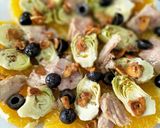 Foto del paso 5 de la receta: Ensalada de naranja con alcachofas, ventresca de atún y ajos fritos