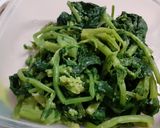 Foto del passaggio 1 della ricetta Rollè di pollo con patate, cime di rapa e prosciutto cotto, con salsina di melagrana