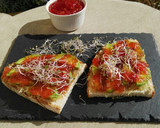 Foto del paso 10 de la receta: Tostas de aguacate, cebolla caramelizada y mermelada de tomate