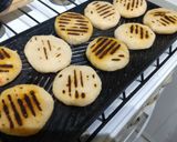 Foto del paso 6 de la receta: Arepas de pollo y palta