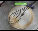 A picture of step 2 of Muffin pancakes-to-Go.