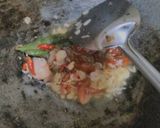 Foto langkah ke 2 dari resep Tumis kerang asam manis.