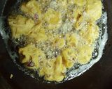 A picture of step 2 of Punjabi Kadhi Pakoda.