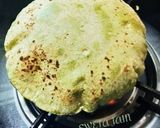 पालक की रोटी(palak ki roti recipe in hindi) रेसिपी चरण 3 फोटो