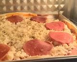 Foto langkah ke 5 dari resep Tortilla Pizza.