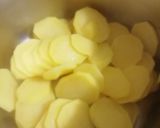 Foto del passaggio 3 della ricetta Tortino gratinato di alici e patate al forno
