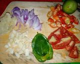Foto langkah ke 2 dari resep Asam pedas kepala ikan Tilapia.