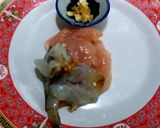 รูปขั้นตอนการทำที่ 1 ของ กุ้งไก่ผัดกระเทียมพริกไทย