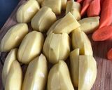 Zacskóban sült csirkecombok velesült körettel recept fázis 1 fotója