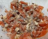 Foto del paso 3 de la receta: Ensalada de Tomate, Sardinas enlatadas y Quesitos