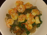 Fideos Vermicelli salteados con Camarón y Verduras