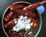 ஒரு நிமிட பூண்டுகாரச்சட்னி(CHILLI GARLIC CHUTNEY RECIPE IN TAMIL) ரெசிபி ஸ்டேப் 1 புகைப்படம்
