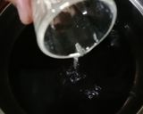 Foto del paso 9 de la receta: Panna cotta de coco con coulis de jamaica y mezcal