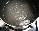 รูปขั้นตอนการทำที่ 2 ของ Onion Consomme Soup