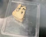 Une image de l'étape 3 de Roulés apéros au melon, jambon cru et roquefort.