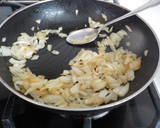 Foto del paso 12 de la receta: Pechuga de pollo rellena de berenjena y queso al horno