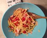 Foto del passaggio 4 della ricetta 104👩🏻‍🍳 Insalata di Pasta con Arrosto di Tacchino, Pomodoro, Mozzarella e Olive