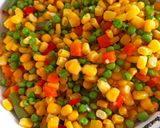 Sajttekercs sonkával, sajtos tojáskrémmel és zöldséggel töltve recept fázis 1 fotója