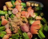 A picture of step 3 of One pot Okra Curry.