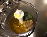 Une image de l'étape 3 de Sauce salade aux deux moutardes, melfor et aneth.