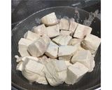 Foto langkah ke 4 dari resep 90. Tahu Krispy dengan tepung #Sorghum #MakananFavoritIbu #SemuaTentangIbu.