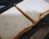 A picture of step 3 of Chicken toast sandwich.