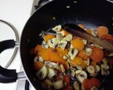 Foto del paso 2 de la receta: Pavo con champiñones y crema
