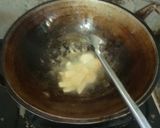 Foto langkah ke 3 dari resep Tumis kerang.