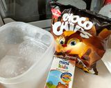 Foto langkah ke 1 dari resep Es Susu Choco Chips.
