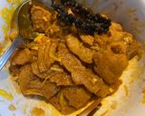 A picture of step 2 of Vegetarian Mì Quảng.