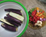 Foto langkah ke 1 dari resep 37. Terong Balado.