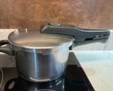 Foto del paso 3 de la receta: Guiso de bacalao con verduras en olla exprés WMF