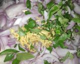 प्याज़ पकोड़ी (Pyaz pakodi recipe in Hindi) रेसिपी चरण 1 फोटो
