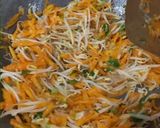 Foto langkah ke 3 dari resep Lumpia Goreng isian Wortel Kecambah.