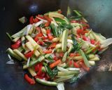 Foto del paso 1 de la receta: Saltado de pollo y carne de vacuno